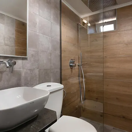 林都斯希特林公寓 *