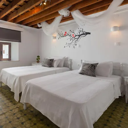 林都斯希特林公寓